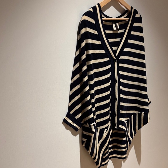BCBGMaxAzria Striped Knitwear in Navy and Cream - Picture 4 of 5